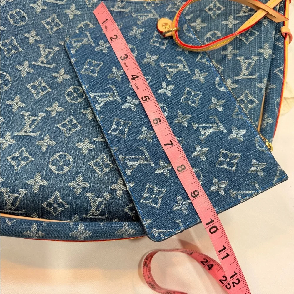 Elegant Blue Patterned Shoulder Bag - Picture 7 of 8